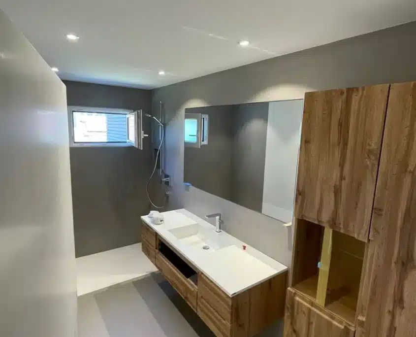 Barrierefreies Bad mit bodengleicher Dusche